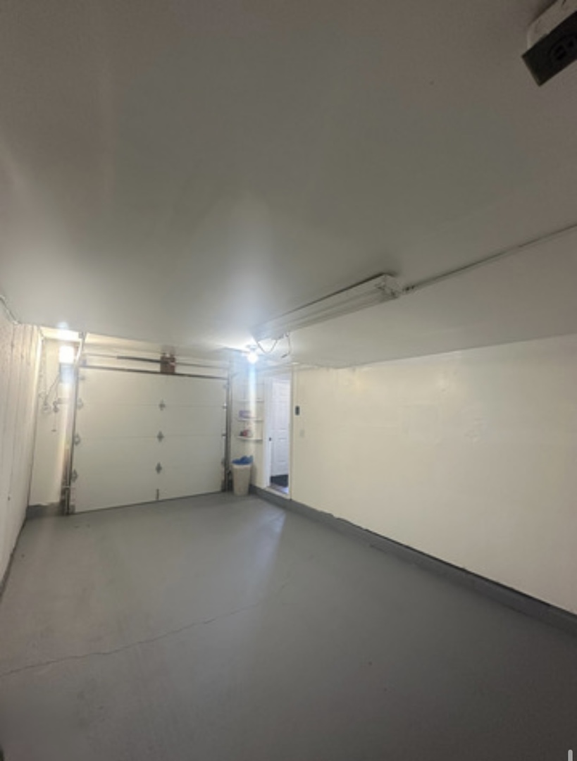 1105 Sandpiper Court Bartlett, IL 60103 - Photo 23 of 28 a view of an empty room