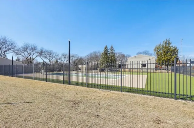 $300,000 | 1105 Sandpiper Court, Bartlett, IL 60103