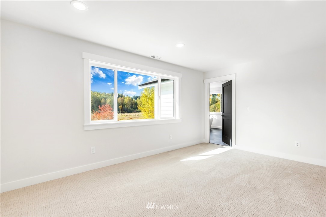 3222 Creswell Road Snohomish, WA 98290 - Photo 30 of 36 an empty room with windows