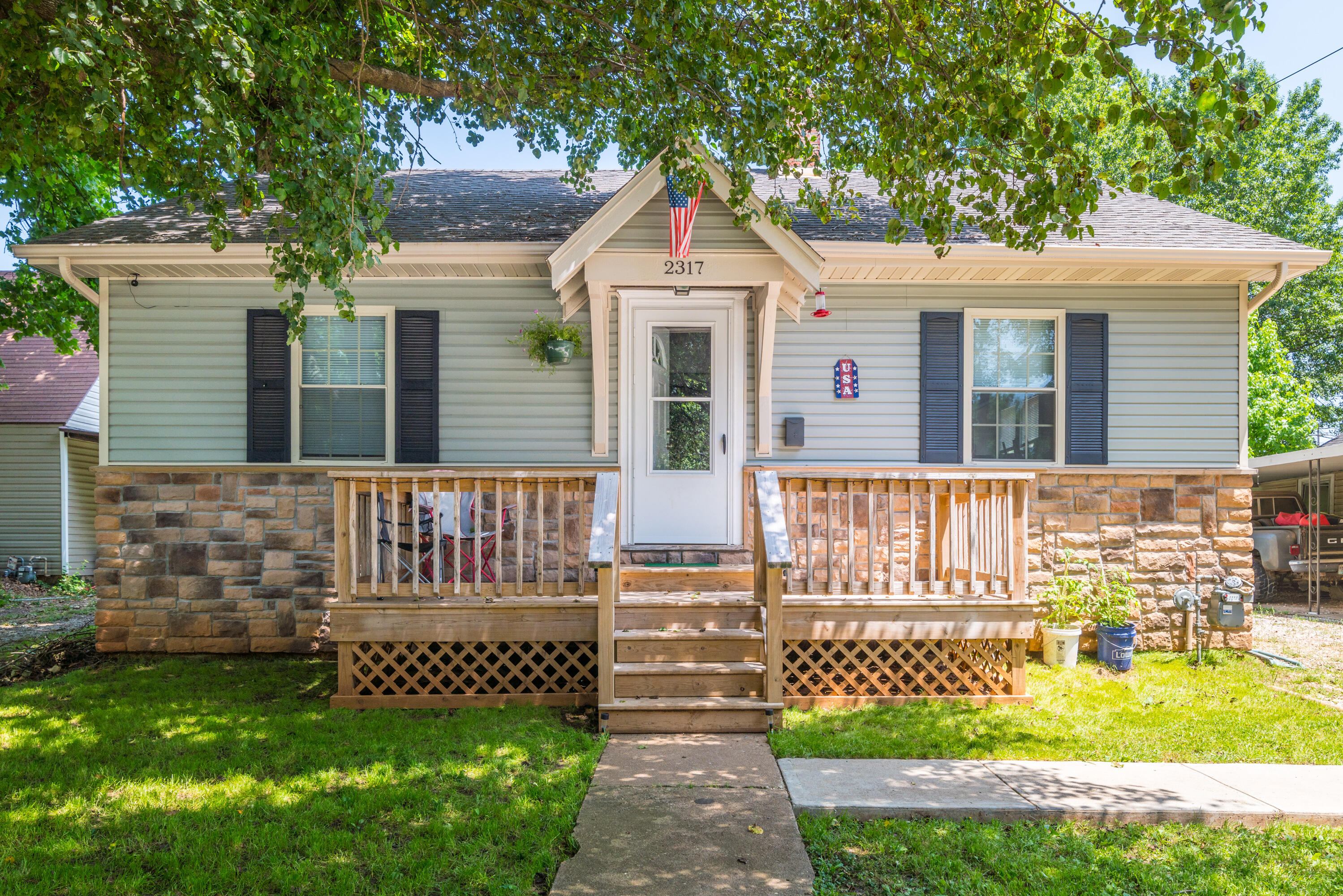 2317 West Walnut Street Springfield, MO 65806 - Photo 1 of 1 2317 W Walnut