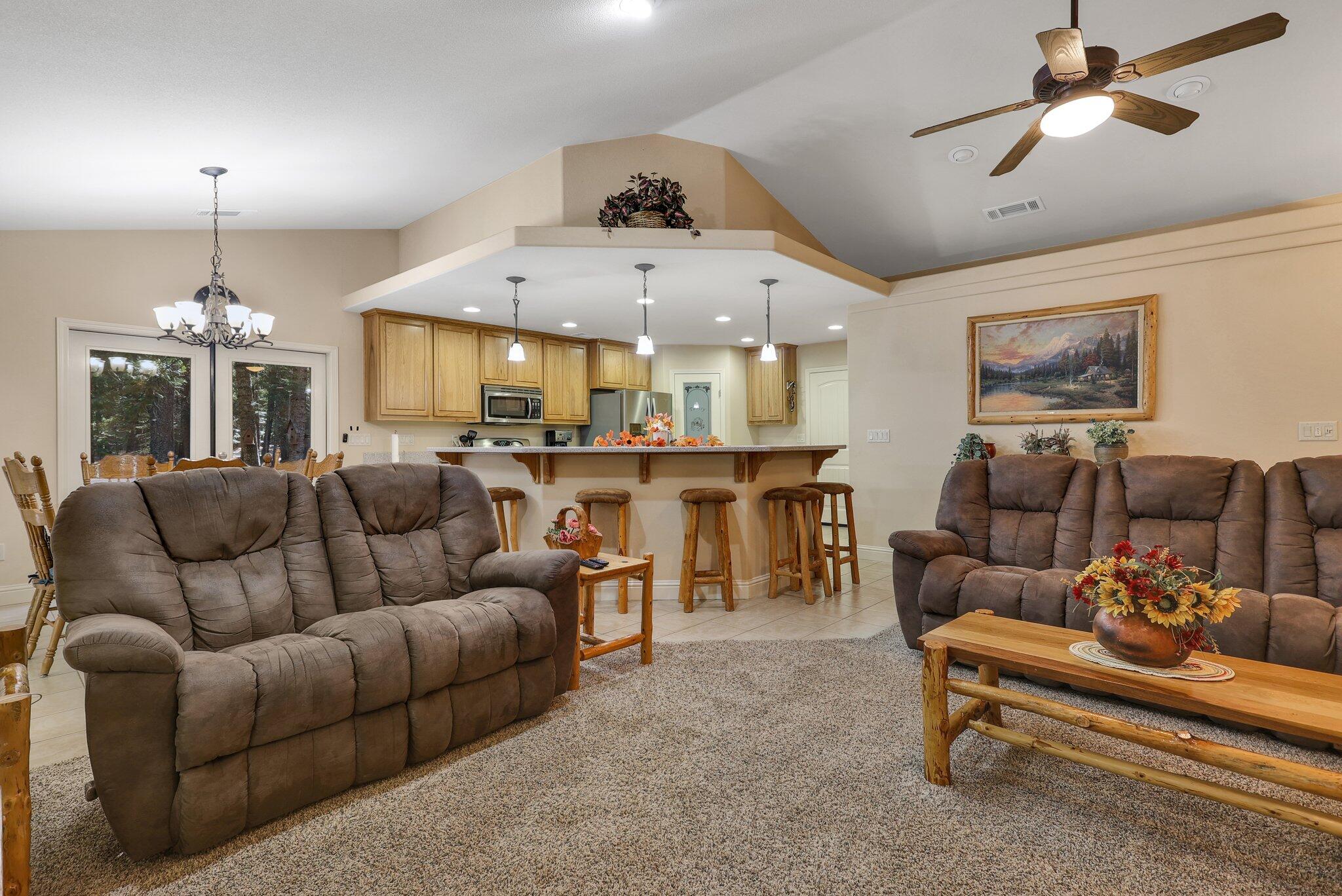 10460 Ritts Mill Road Shingletown, CA 96088 - Photo 7 of 34 Living Room
