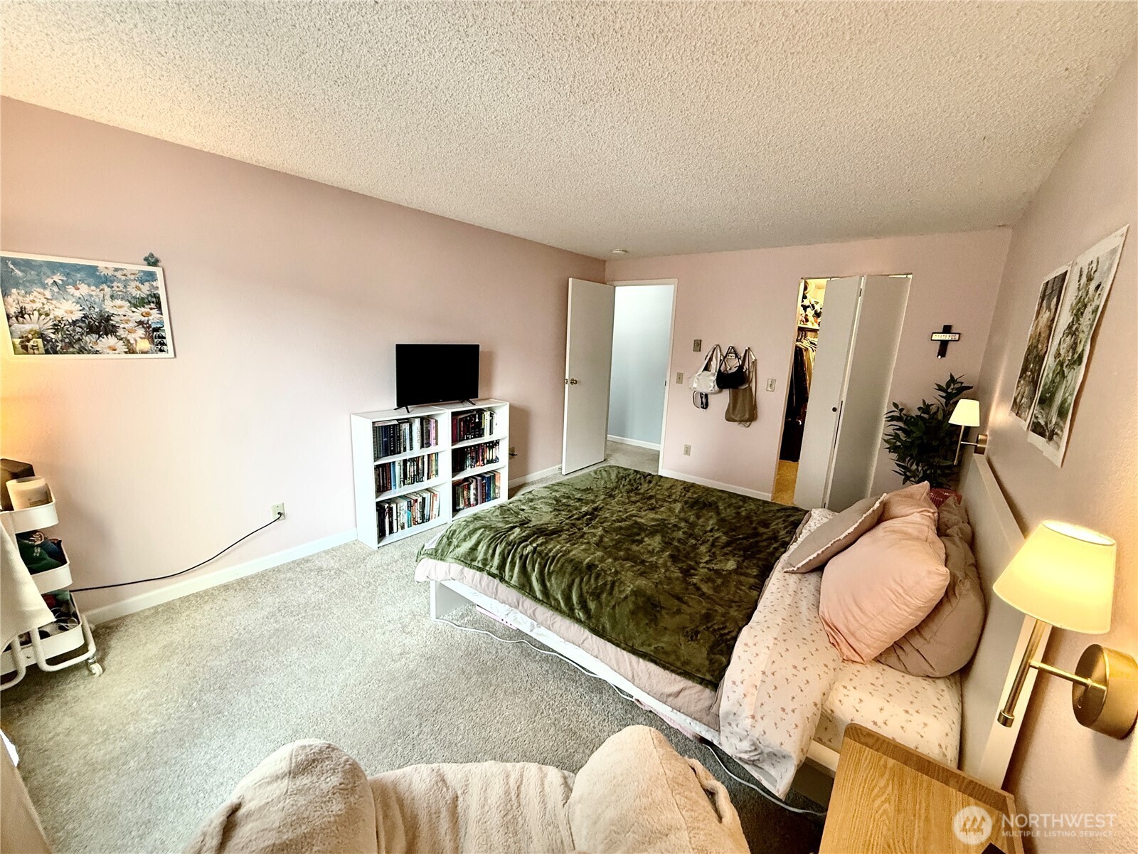 10501 8th Avenue Northeast, Unit 335 Seattle, WA 98125 - Photo 11 of 19