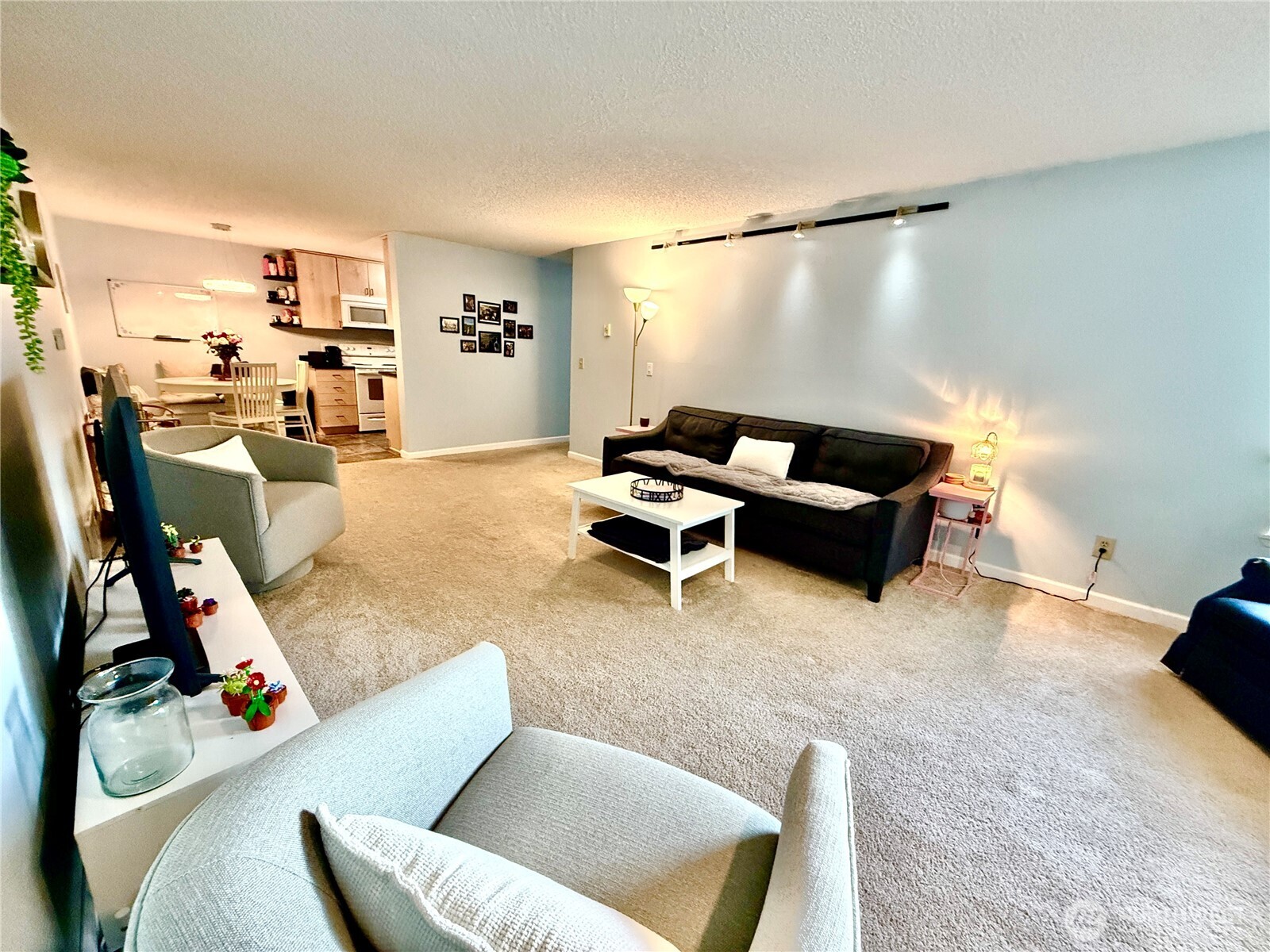 10501 8th Avenue Northeast, Unit 335 Seattle, WA 98125 - Photo 4 of 19
