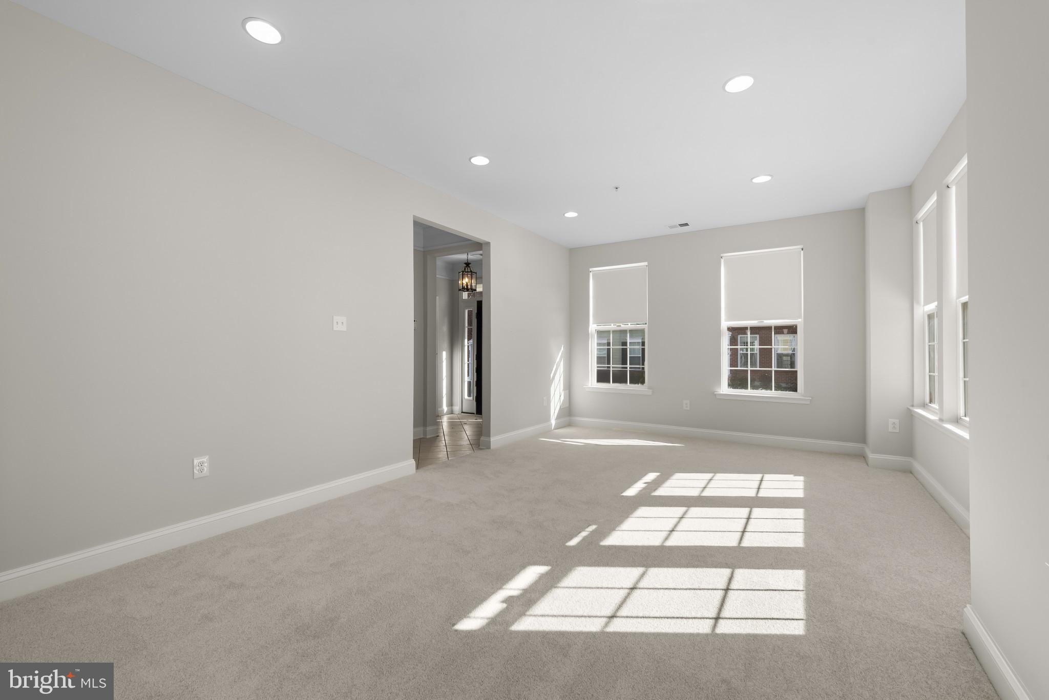 5948 Logans Way Ellicott City, MD 21043 - Photo 7 of 44