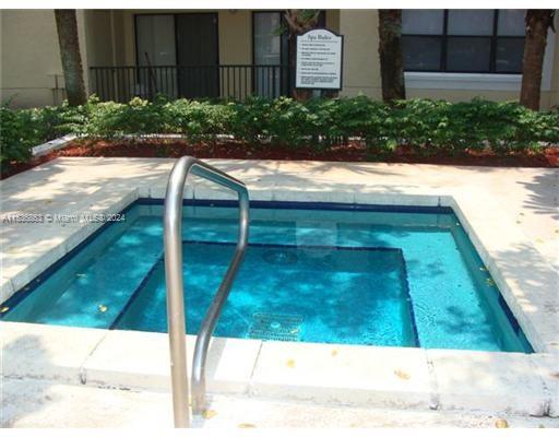 650 South Park Road, Unit 135 Hollywood, FL 33021 - Photo 32 of 36 a view of backyard with green space