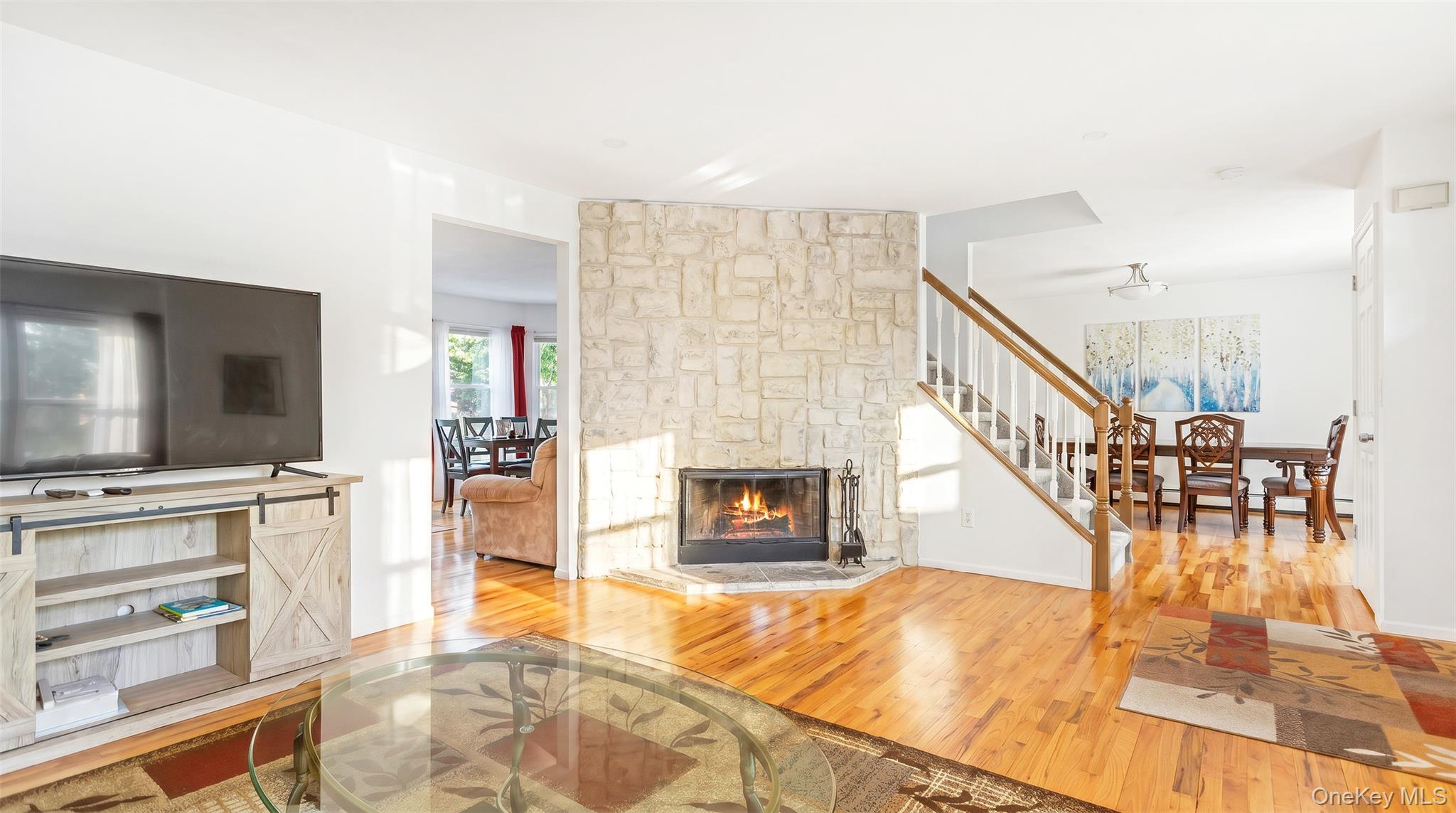 370 South Country Road Brookhaven, NY 11719 - Photo 3 of 35