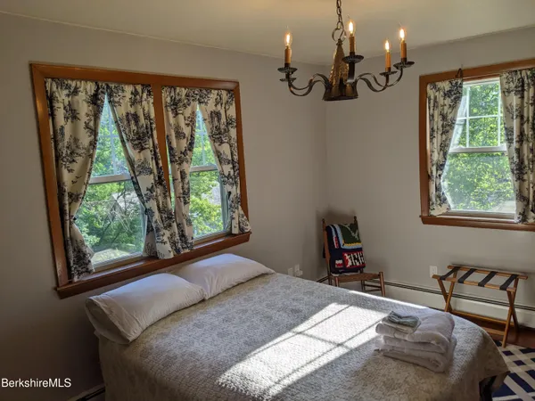 $385,000 | 15 Ballou Street, North Adams, MA 01247