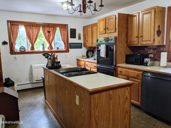 $385,000 | 15 Ballou Street, North Adams, MA 01247