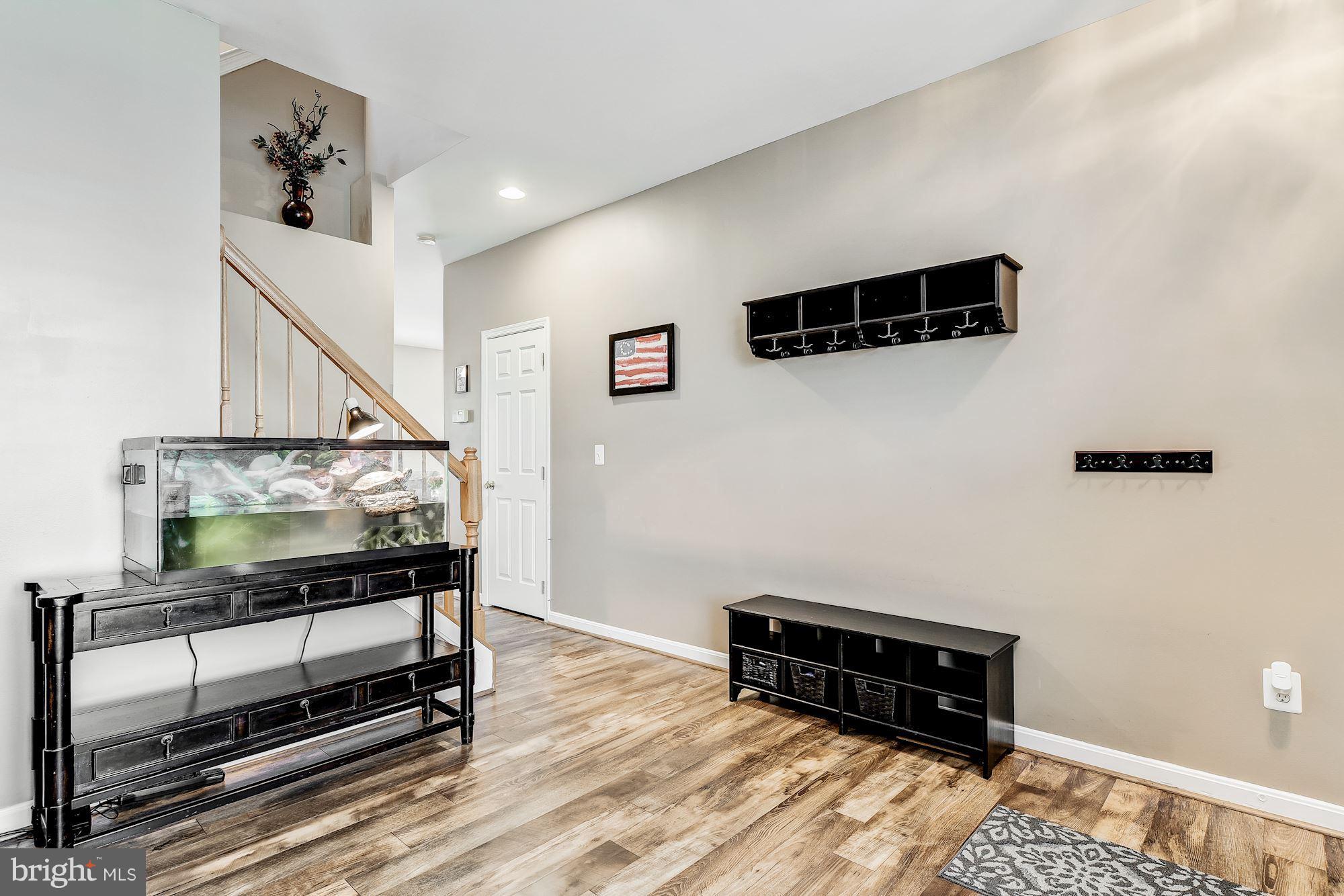 201 Byfield Road Westminster, MD 21157 - Photo 2 of 34 Living Room