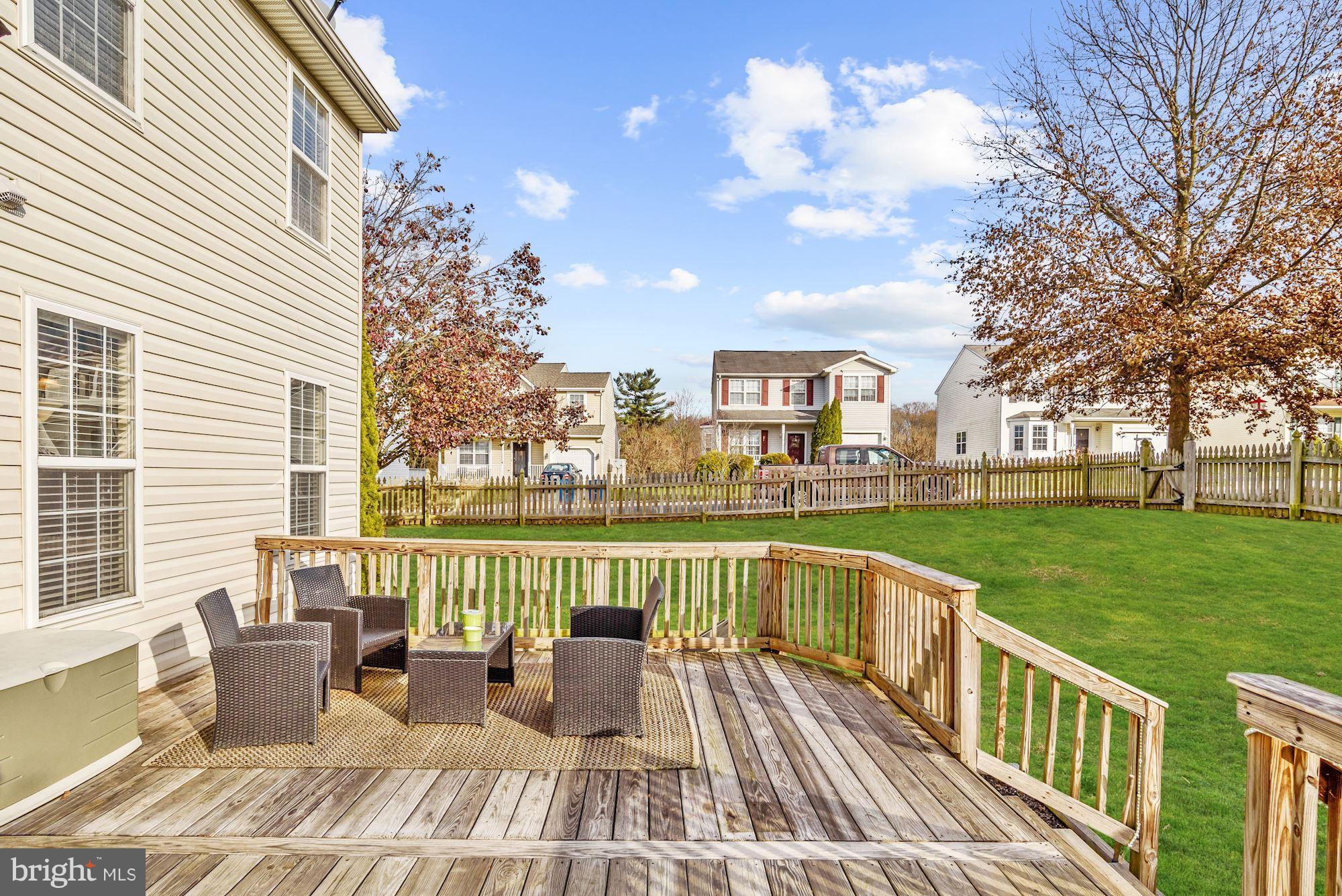 201 Byfield Road Westminster, MD 21157 - Photo 27 of 34 Deck