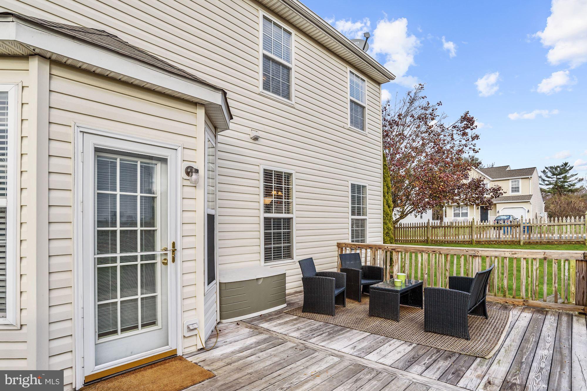 201 Byfield Road Westminster, MD 21157 - Photo 28 of 34 Deck