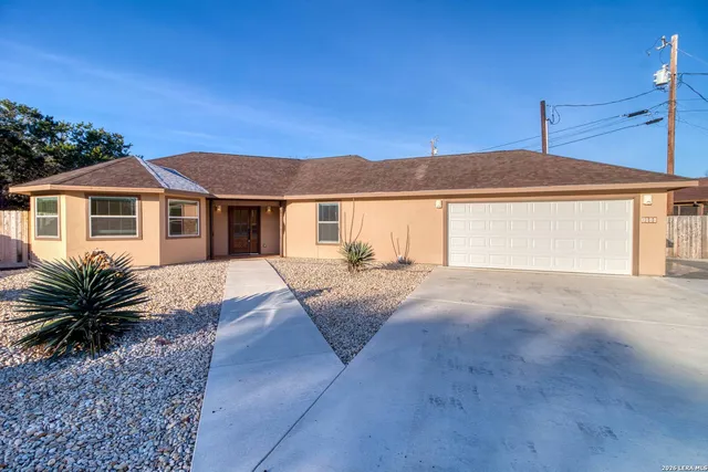 $425,000 | 1846 White Tail Lane, Bandera, TX 78003