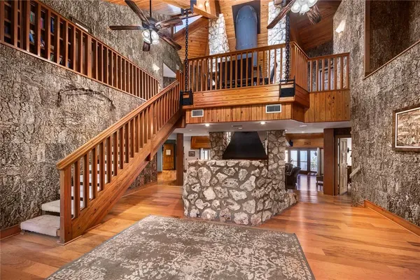 a view of entryway with a front door