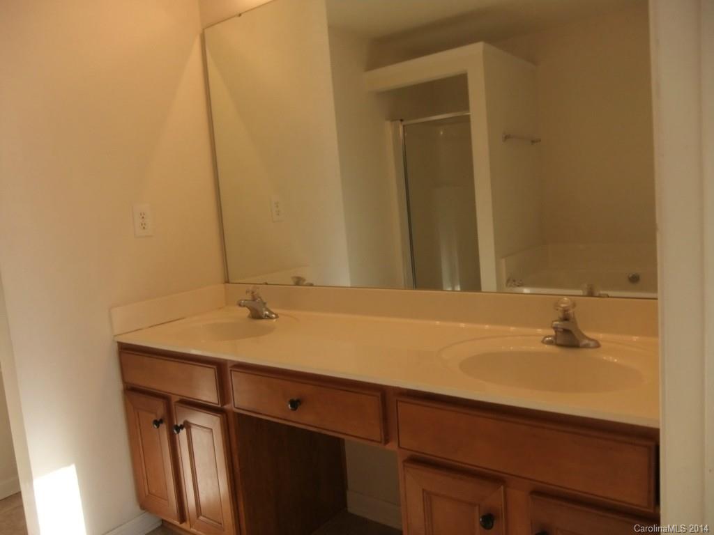1915 Travertine Lane, Unit 213 Fort Mill, SC 29708 - Photo 8 of 15