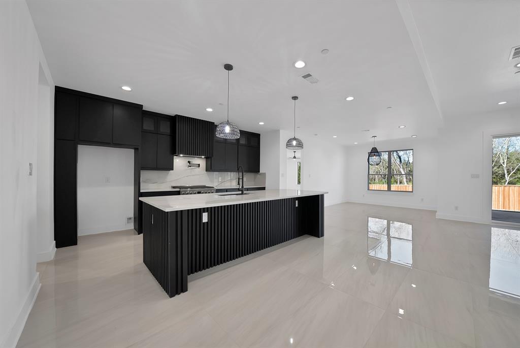309 Whispering Way Red Oak, TX 75154 - Photo 8 of 36