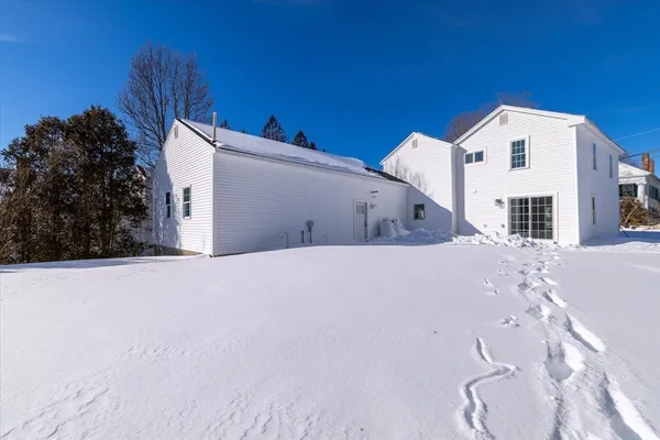 $484,900 | 67 Maple Street, Oakham, MA 01068
