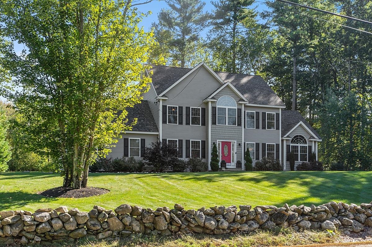 66 Simpson Road Pelham, NH 03076 - Photo 1 of 40