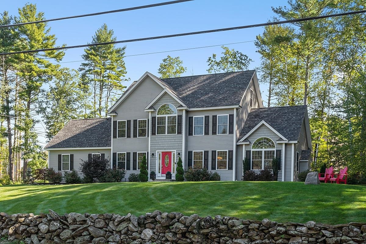 66 Simpson Road Pelham, NH 03076 - Photo 2 of 40