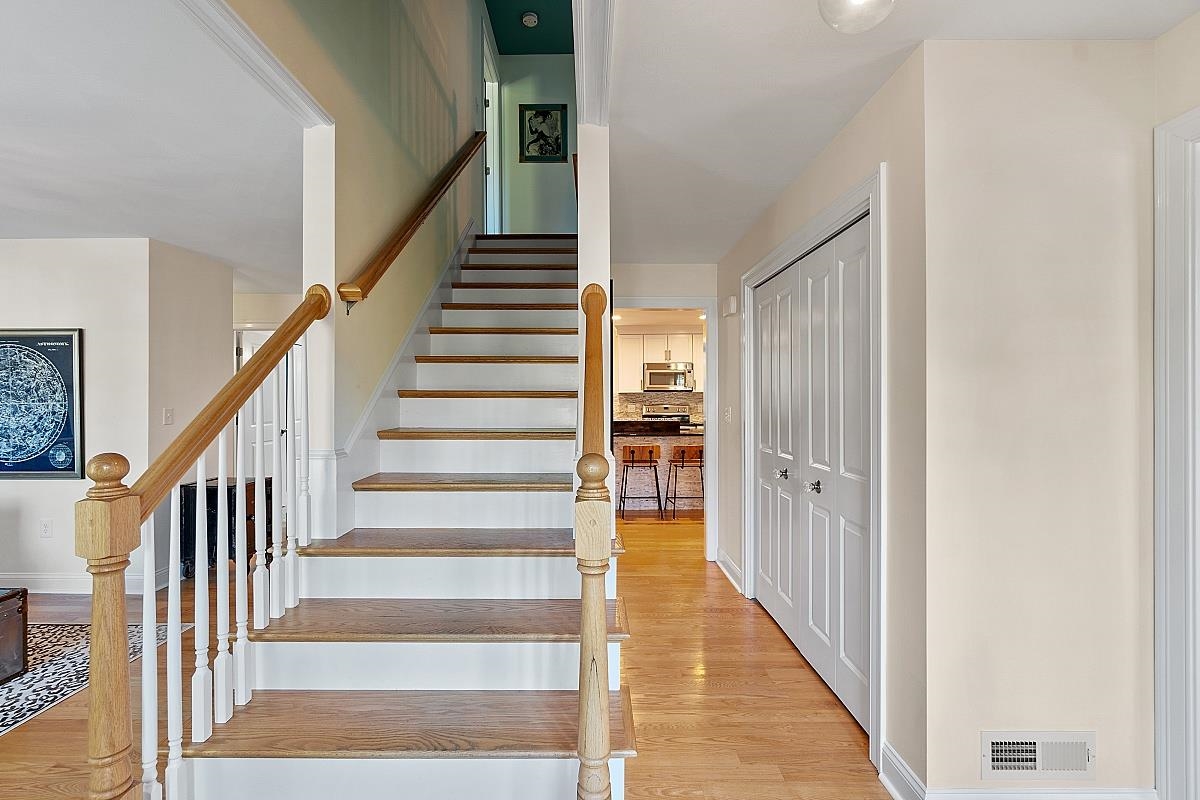 66 Simpson Road Pelham, NH 03076 - Photo 21 of 40