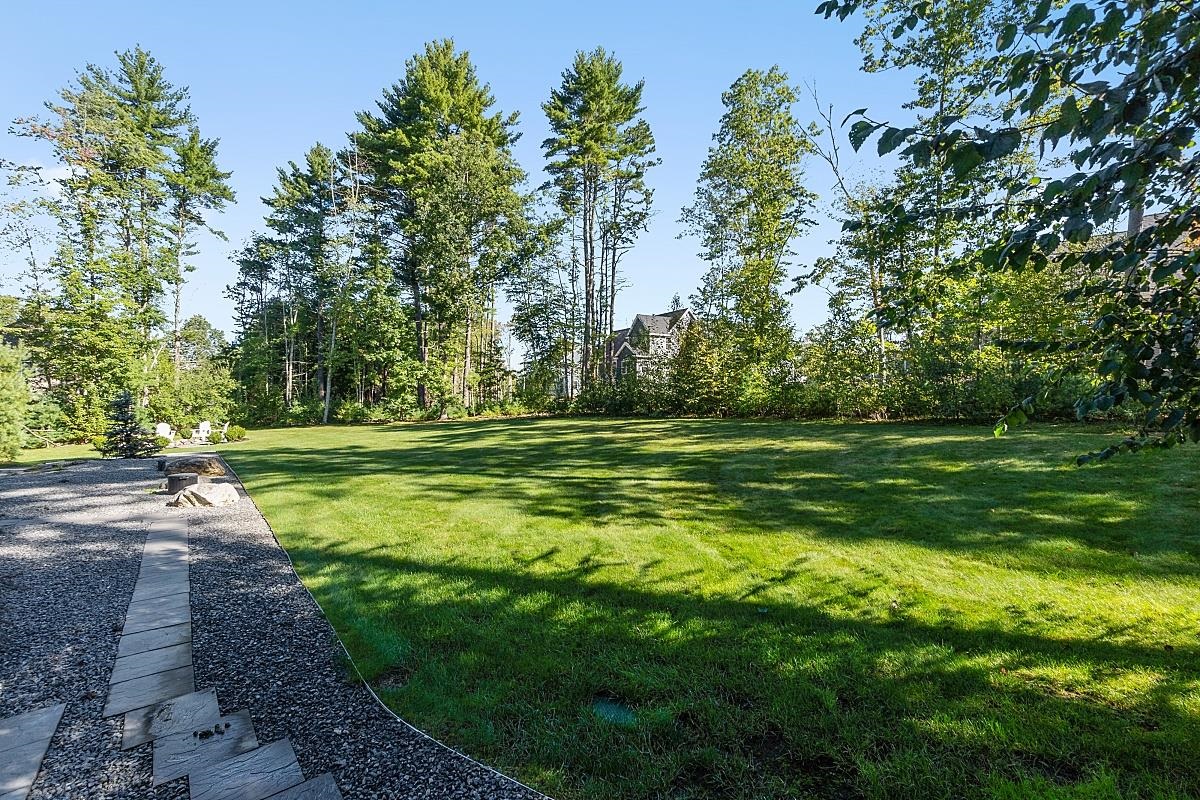 66 Simpson Road Pelham, NH 03076 - Photo 33 of 40