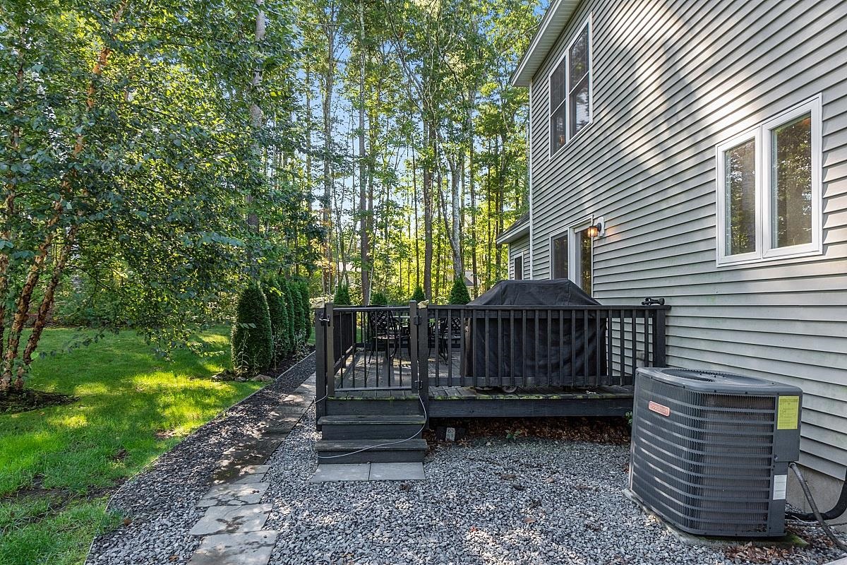 66 Simpson Road Pelham, NH 03076 - Photo 34 of 40