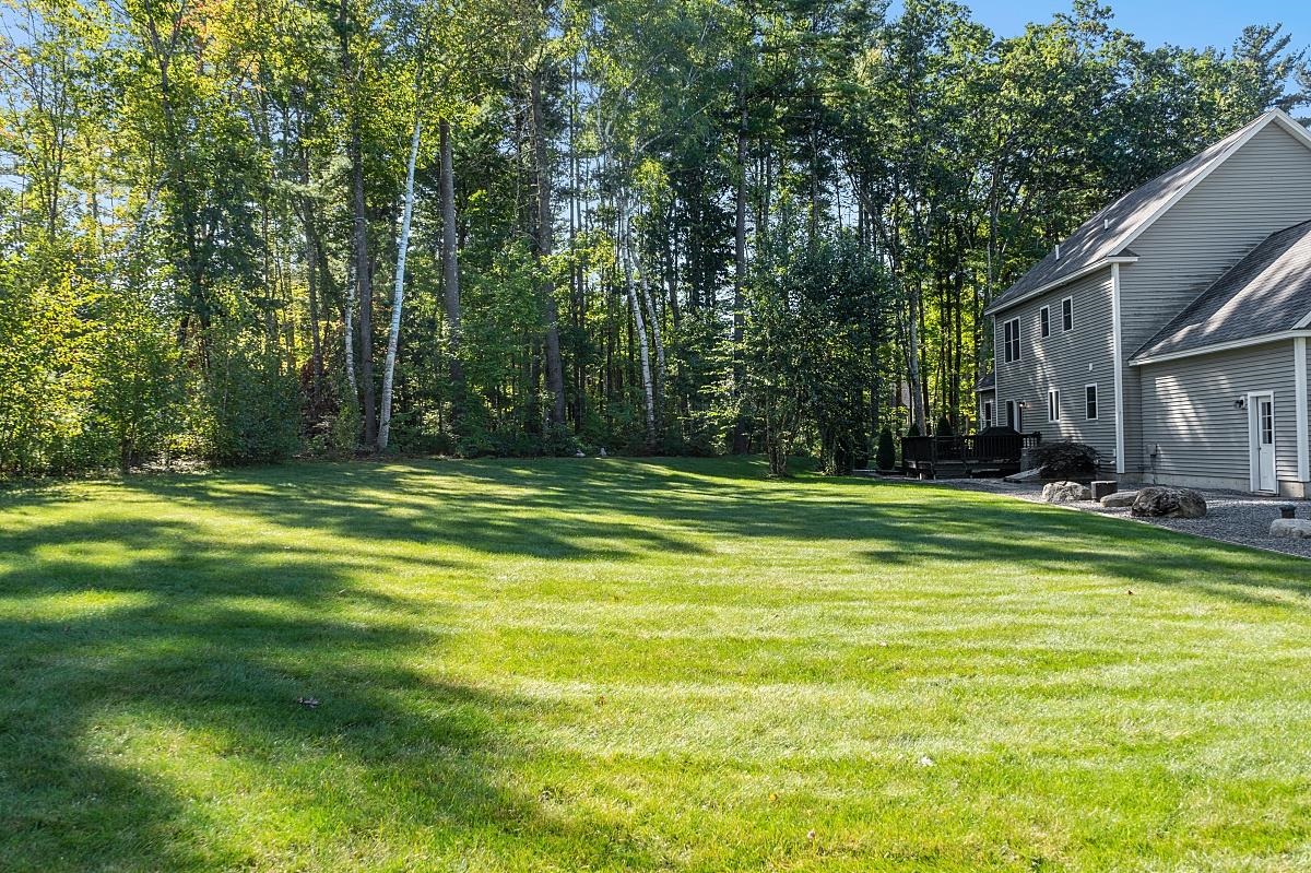 66 Simpson Road Pelham, NH 03076 - Photo 36 of 40