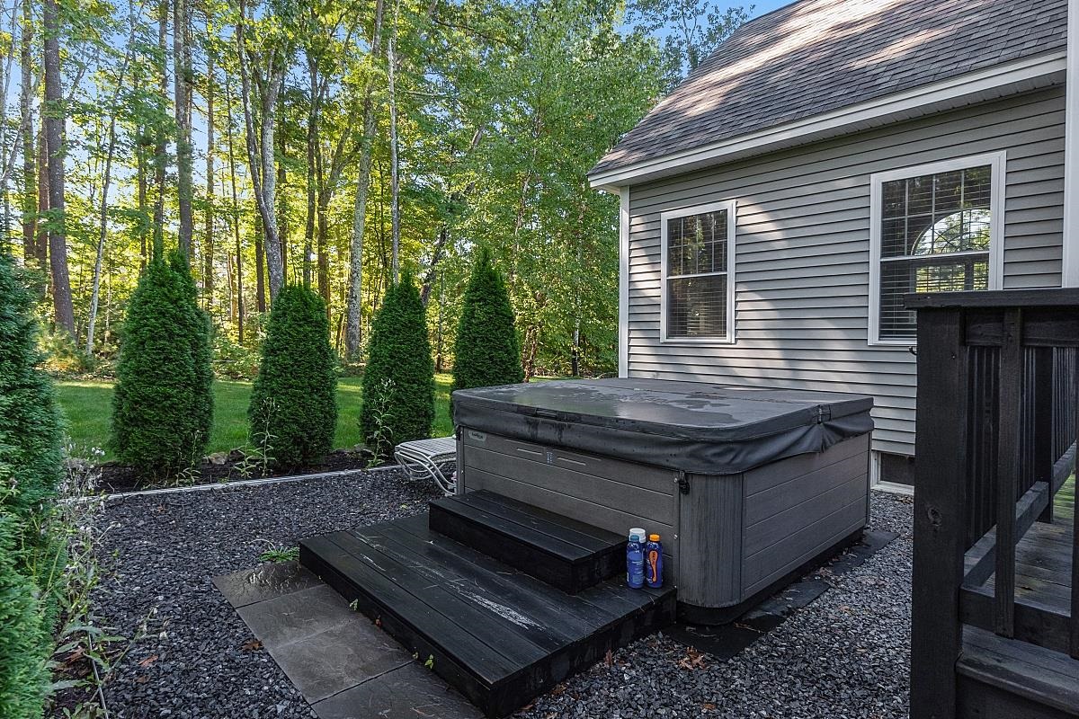 66 Simpson Road Pelham, NH 03076 - Photo 39 of 40