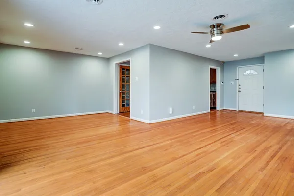 $3,200 | 8610 Bevlyn Drive, Houston, TX 77025