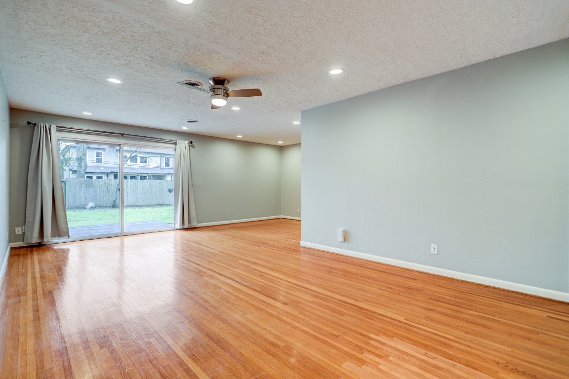 8610 Bevlyn Drive Houston, TX 77025 - Photo 14 of 20