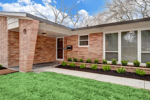 $3,200 | 8610 Bevlyn Drive, Houston, TX 77025