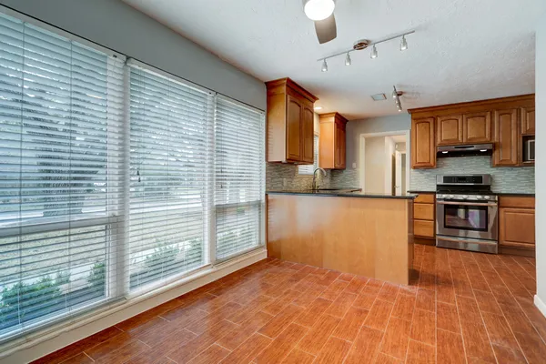 $3,200 | 8610 Bevlyn Drive, Houston, TX 77025