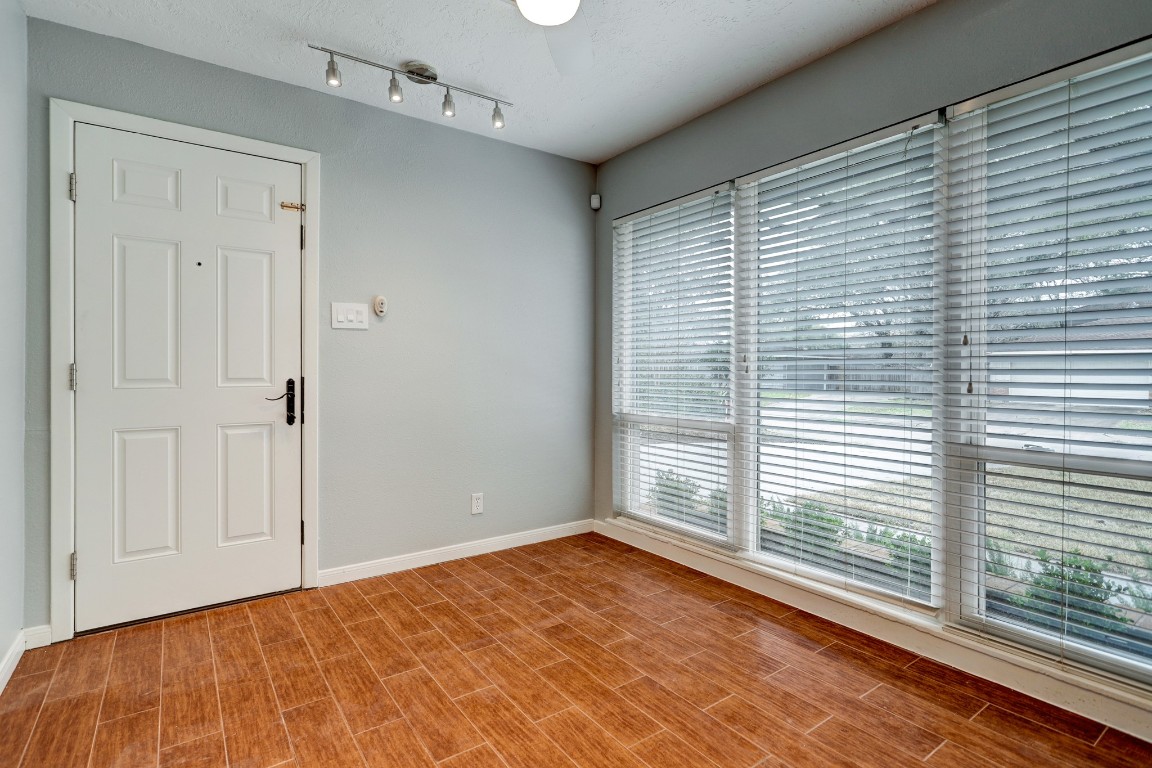 8610 Bevlyn Drive Houston, TX 77025 - Photo 5 of 20