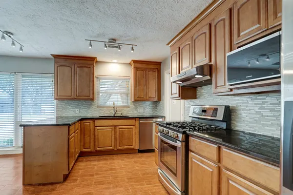 $3,200 | 8610 Bevlyn Drive, Houston, TX 77025