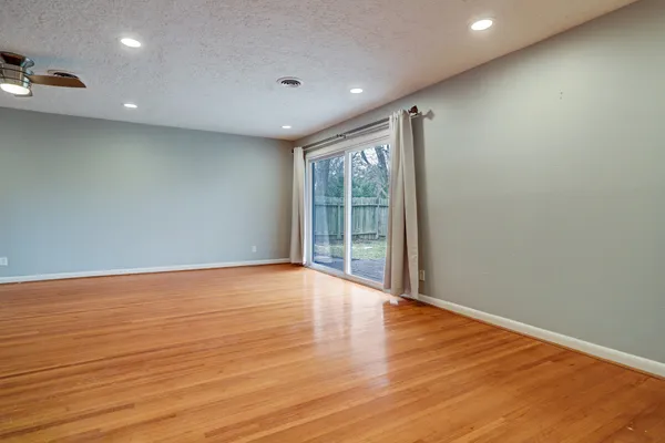 $3,200 | 8610 Bevlyn Drive, Houston, TX 77025