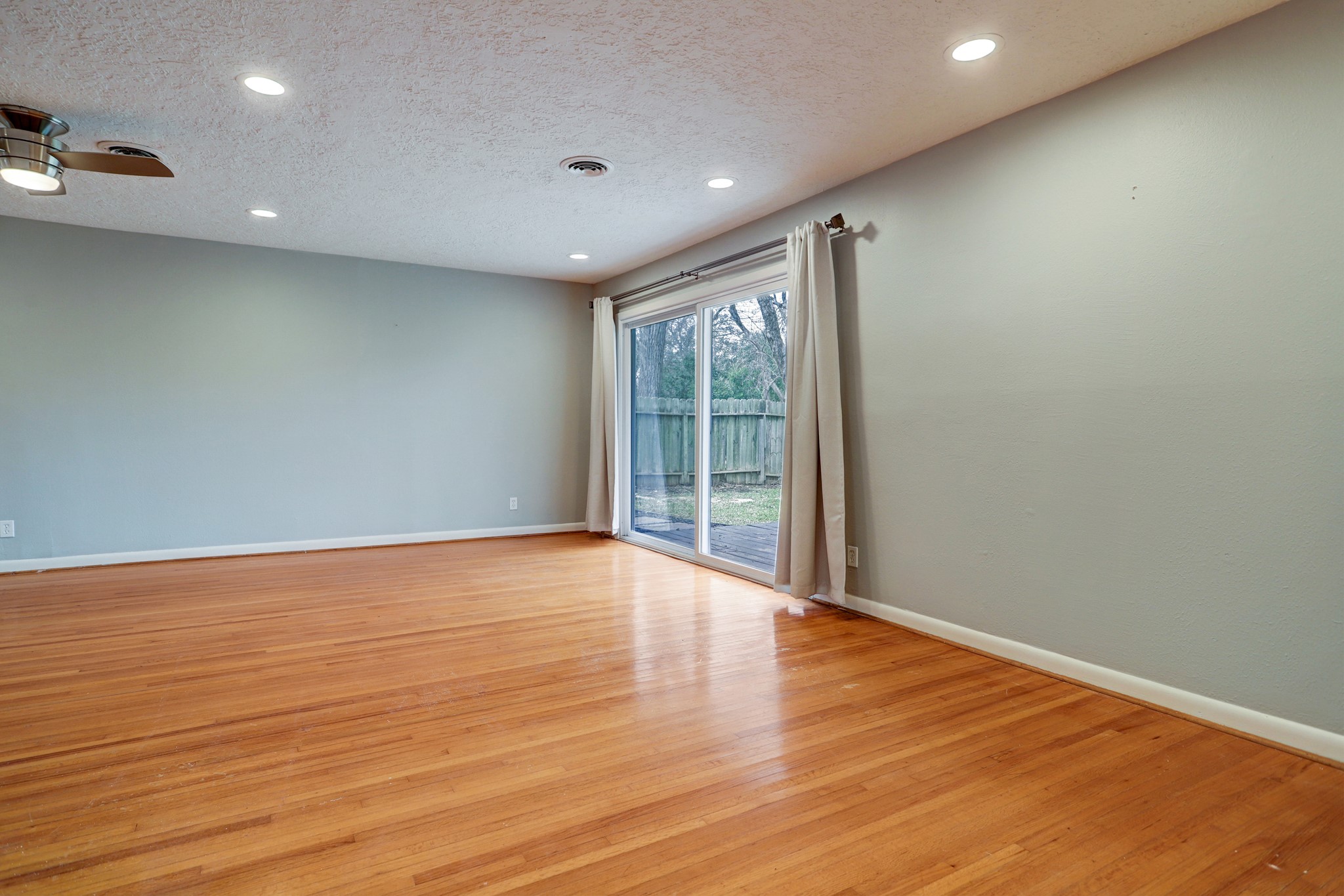 8610 Bevlyn Drive Houston, TX 77025 - Photo 10 of 20