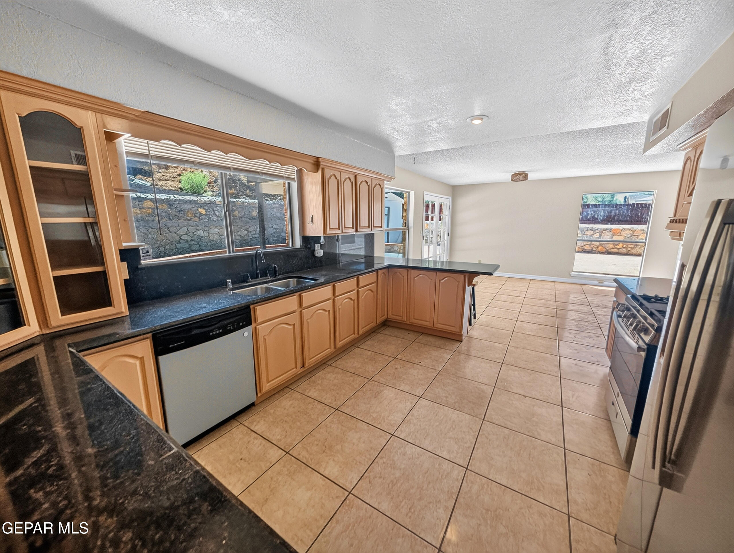 808 Rotterdam Way El Paso, TX 79912 - Photo 12 of 43 PXL_20260622_175518929