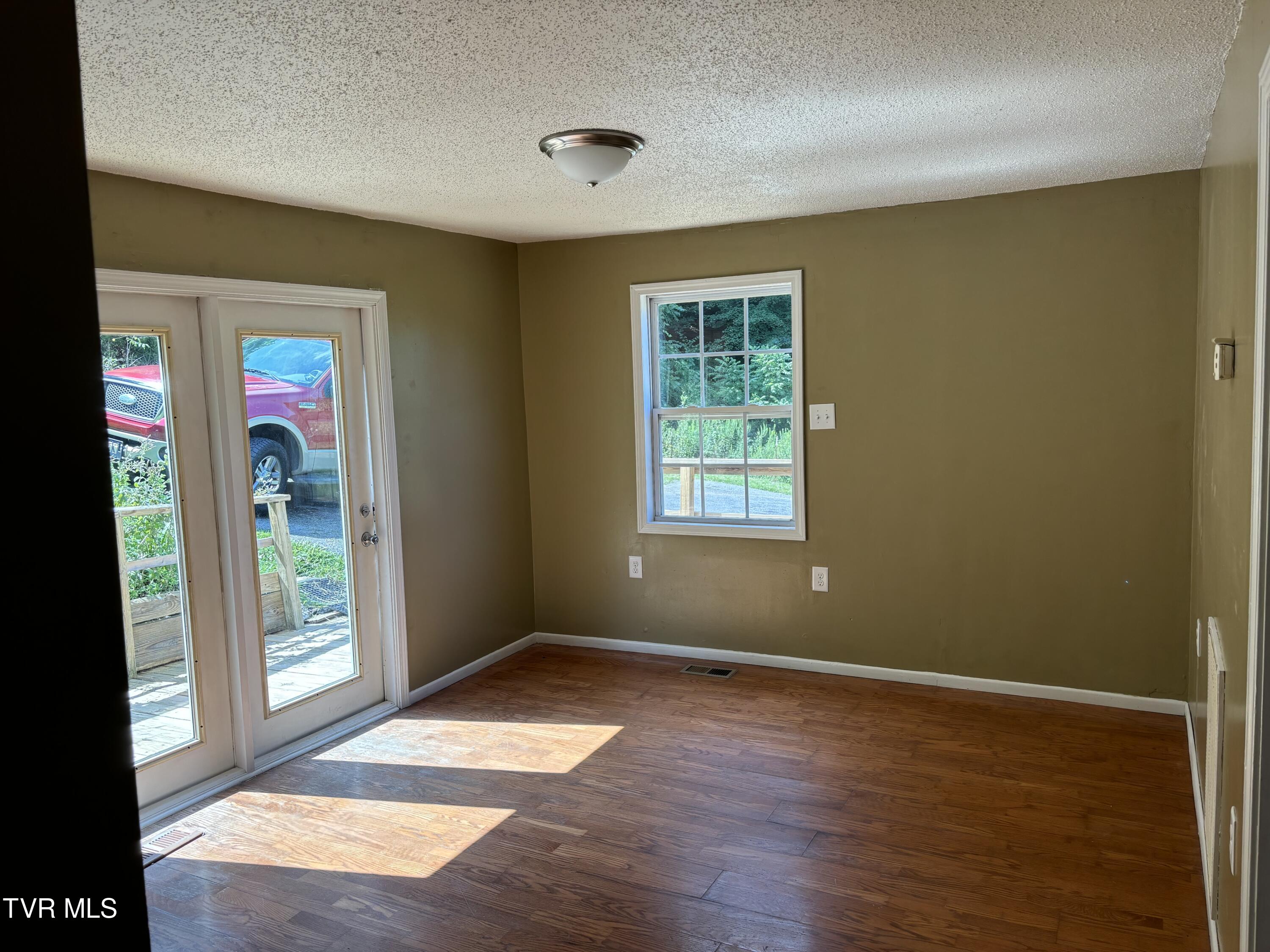 154 Joe Green Road Jonesborough, TN 37659 - Photo 5 of 17 IMG_8915