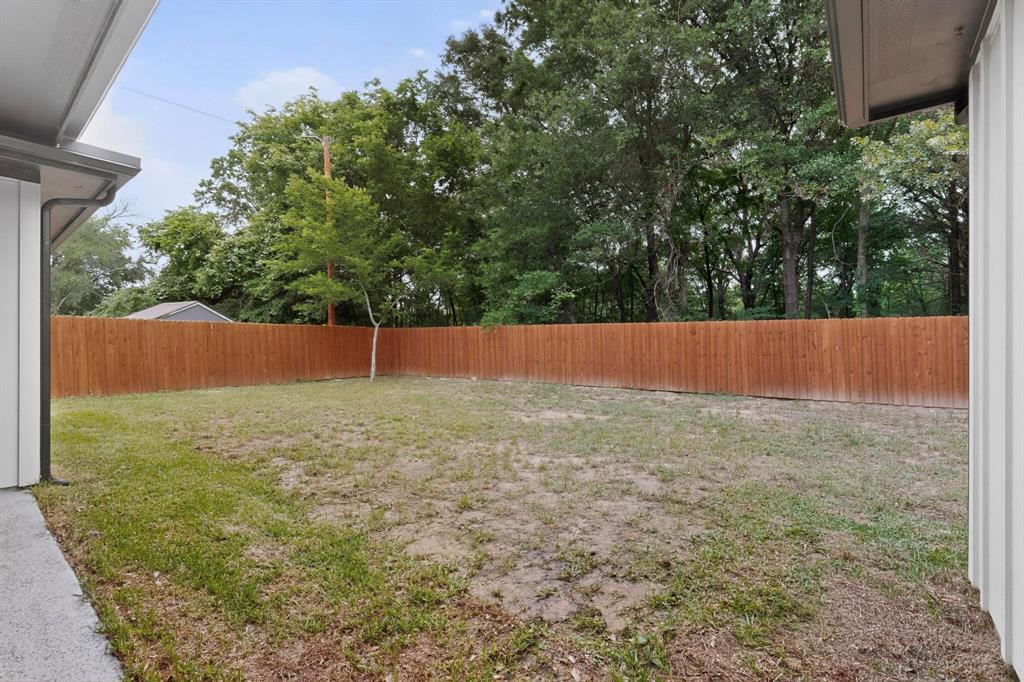 404 Luzon Street Tool, TX 75143 - Photo 37 of 40 a view of yard