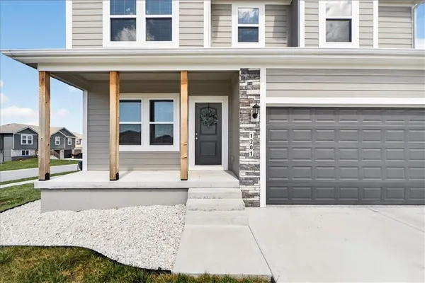 $360,011 | 1201 Southwest Burns Court, Oak Grove, MO 64075