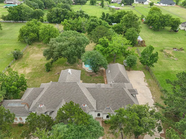a view of entryway and hall