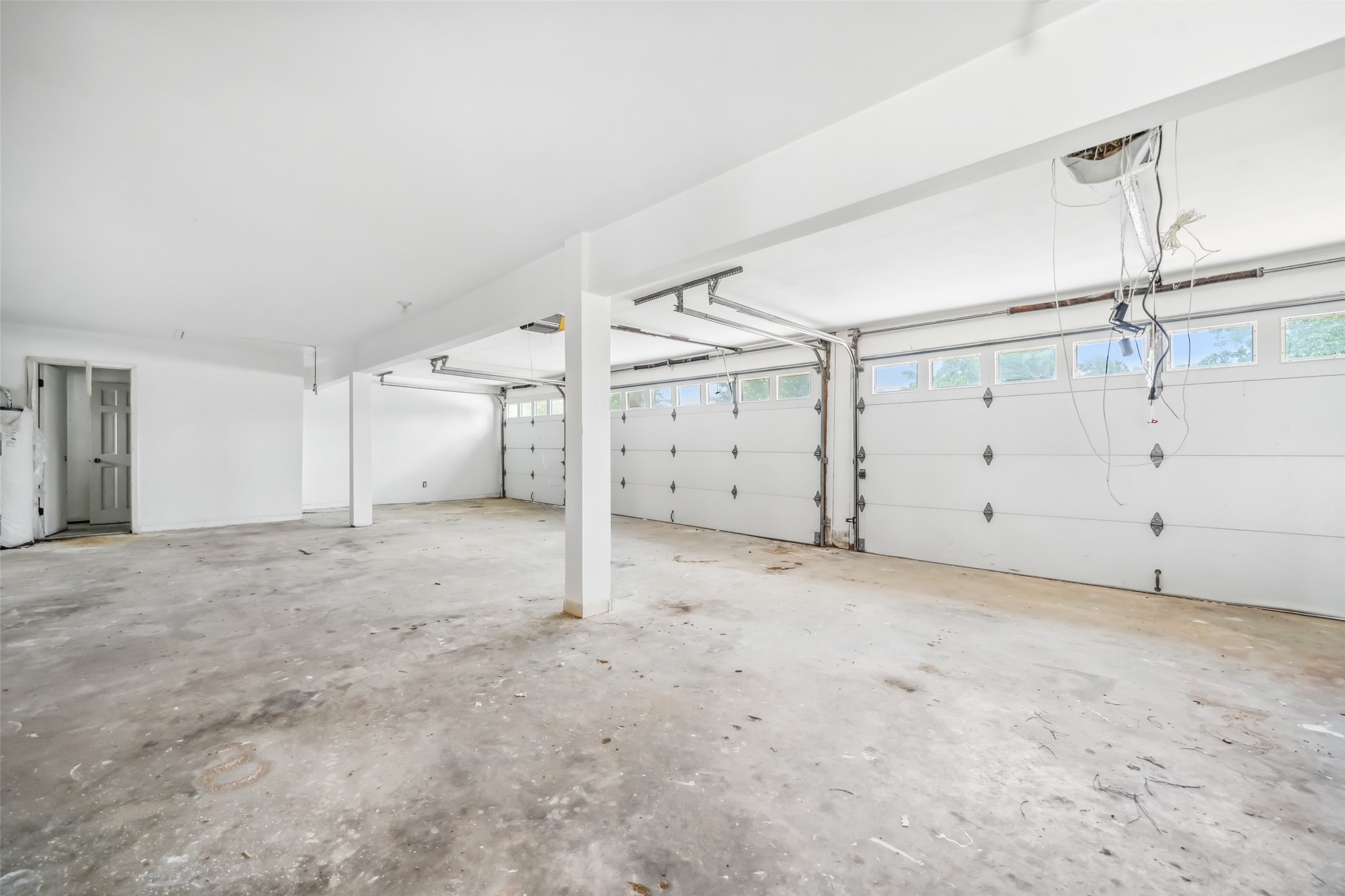 21310 Rosehill Church Road Tomball, TX 77377 - Photo 27 of 37 a view of a garage