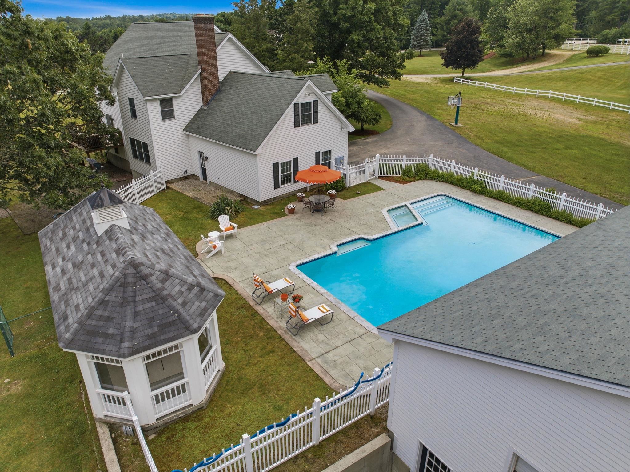 66 A Merrimack Street Amherst, NH 03031 - Photo 3 of 59