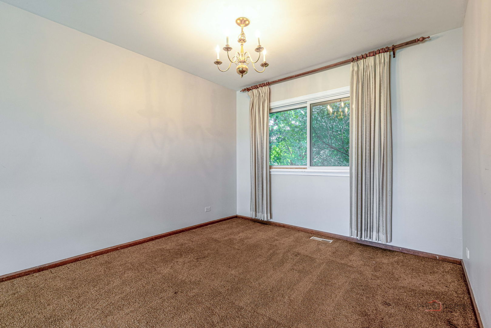 928 North Rohlwing Road Palatine, IL 60074 - Photo 10 of 27 Gallery Image 10