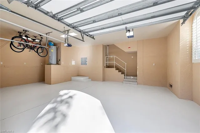 $6,790,000 | 533 15th Avenue South, Naples, FL 34102