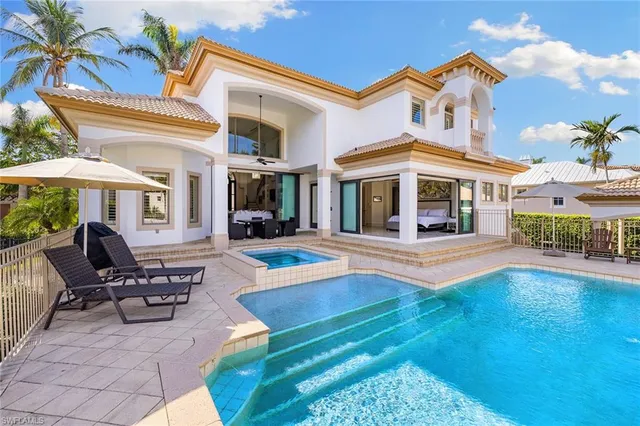 $6,790,000 | 533 15th Avenue South, Naples, FL 34102