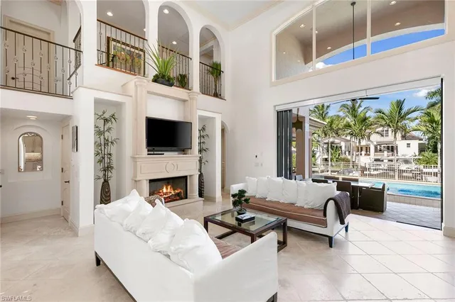 $6,790,000 | 533 15th Avenue South, Naples, FL 34102