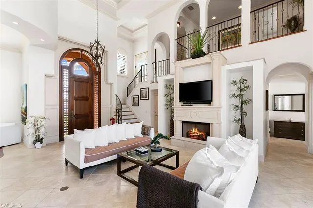 $6,790,000 | 533 15th Avenue South, Naples, FL 34102