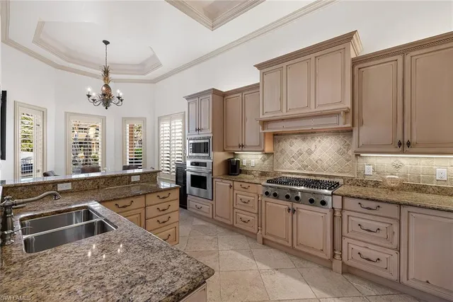 $6,790,000 | 533 15th Avenue South, Naples, FL 34102