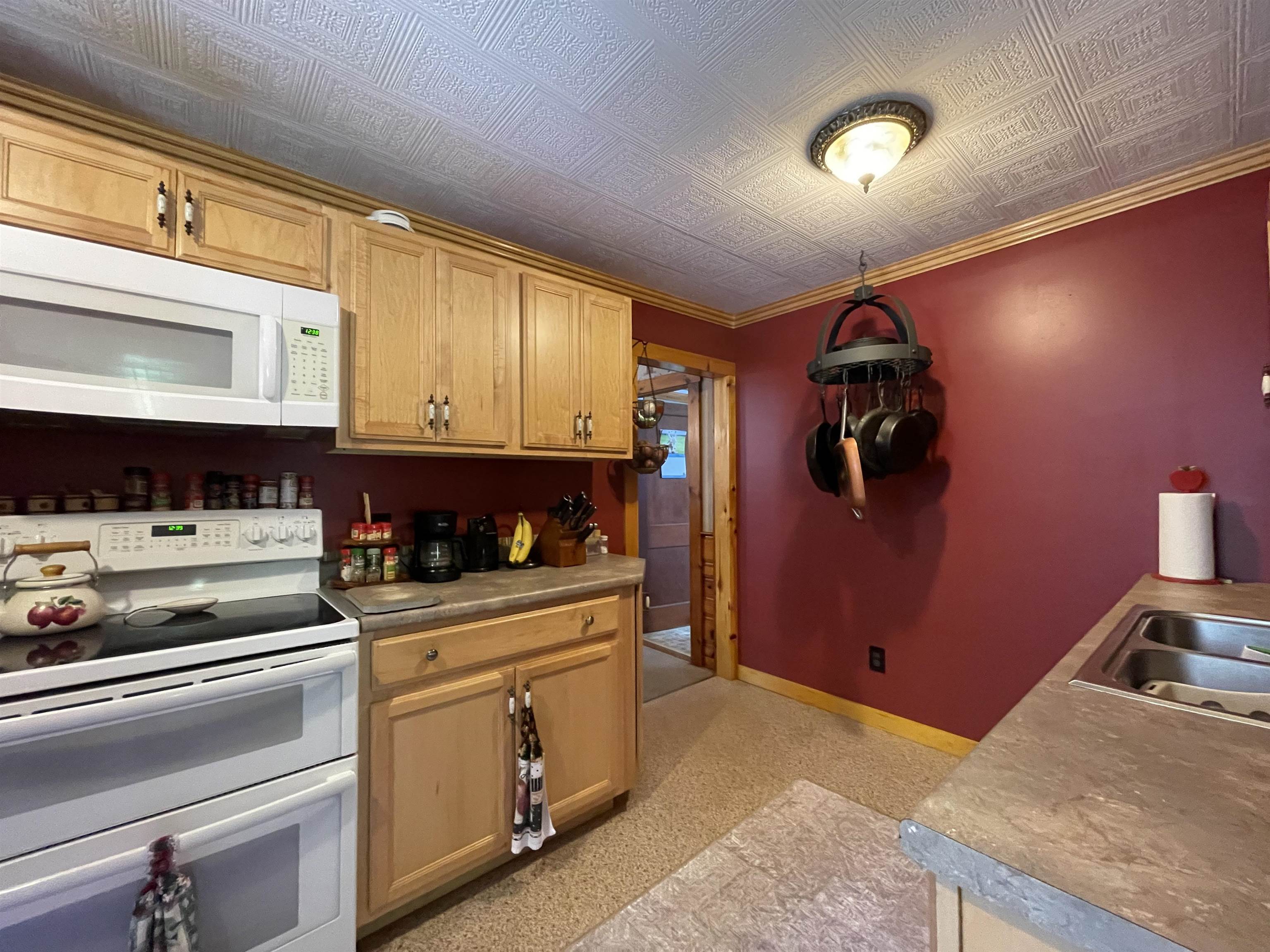 254 Mountain Road Jaffrey, NH 03452 - Photo 9 of 27