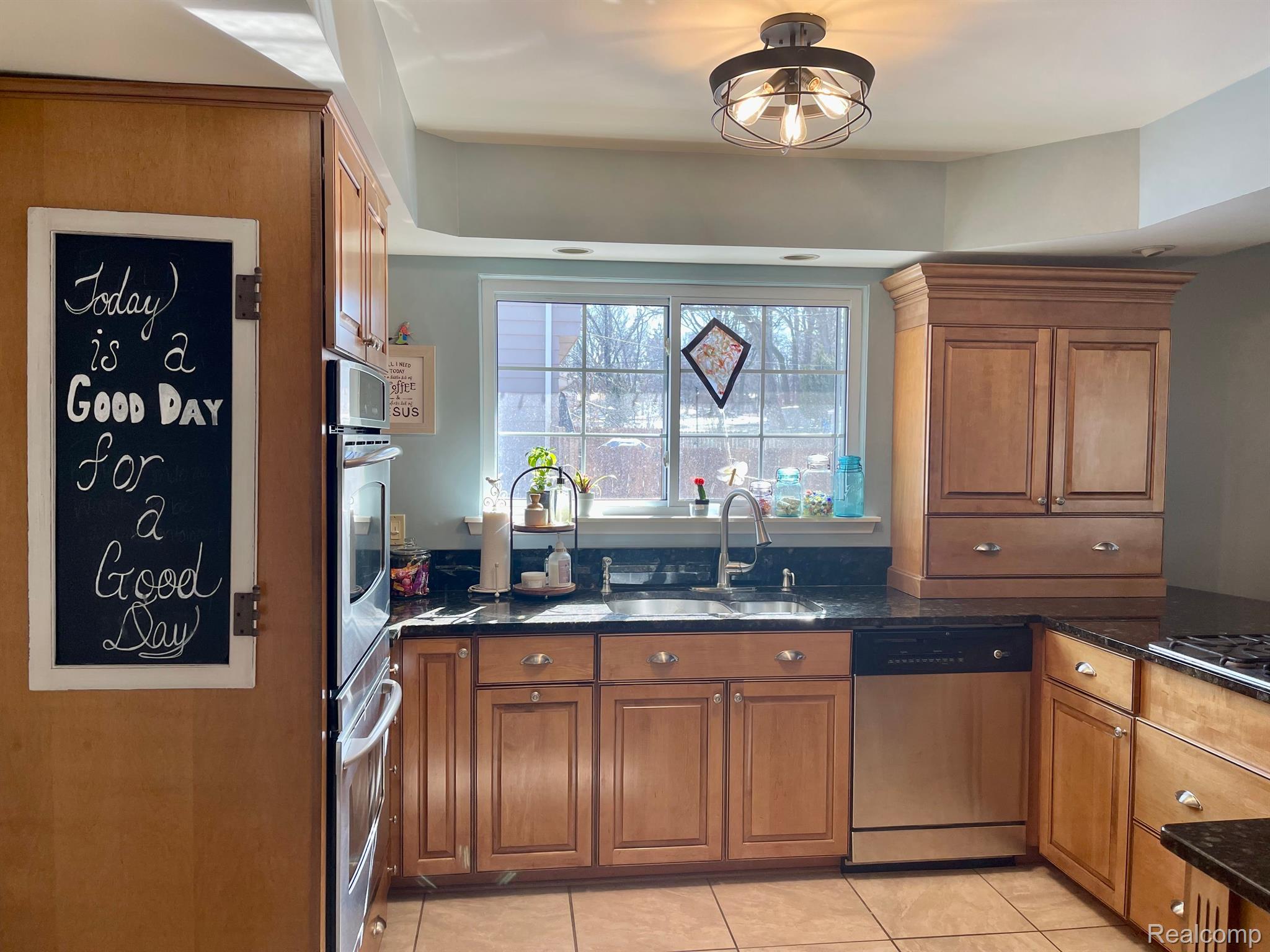 406 Holland Road Flushing, MI 48433 - Photo 6 of 24 Gallery Image 6